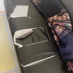 ラブソファ　木製　合皮　ラグ付きの画像