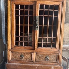 値下げ中！アンティーク棚(アンティークやかん2個付き)