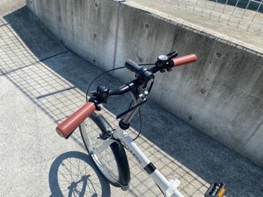 6段変速 訳あり(5枚目写真)  折りたたみ自転車 20インチ ホワイト 中古