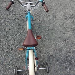 16インチお子様自転車,補助輪付き。の画像