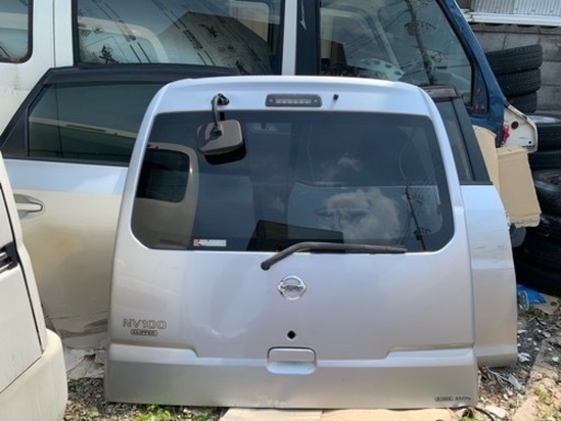 NV100 クリッパー　U71   バックドア　リアゲート