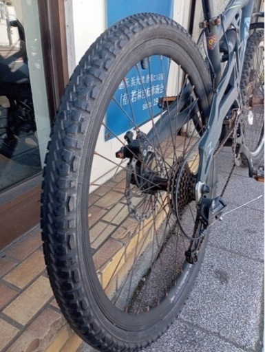 【マウンテンバイク】26インチ　3x9段変速　ディスクブレーキ、センターサスペンション付　若林自転車　浜大津　SALE中❗️
