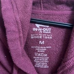 IN-OUT バーガー　パーカーの画像