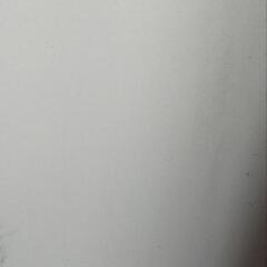 白い本棚の画像