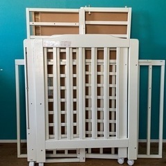 カトージ　ベビーベッド　ホワイトの画像