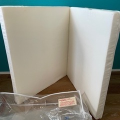 カトージ　ベビーベッド　ホワイトの画像