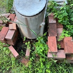 レンガ、ブロック使ってください。あげます