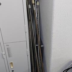 大量の旗立ポール