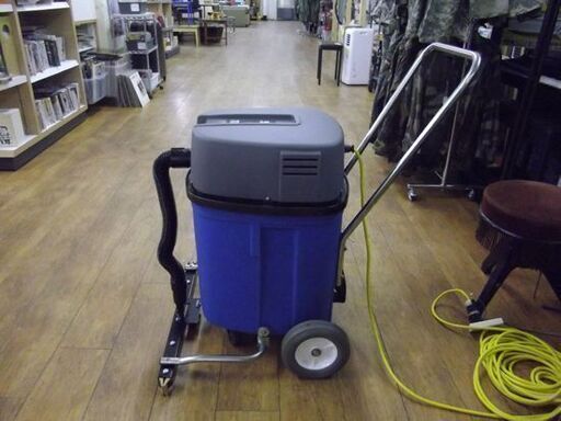 長期保管品 業務用掃除機 TITAN TS10 ウェットバキューム 掃除機 クリーナー WINDSOR 札幌市 厚別店