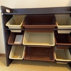 授乳クッション＆おもちゃ棚の画像