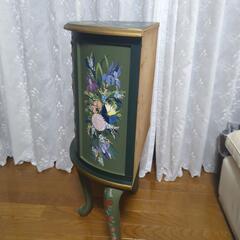 アッセンデルフト　脚付き　チェストの画像