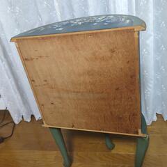 アッセンデルフト　脚付き　チェストの画像