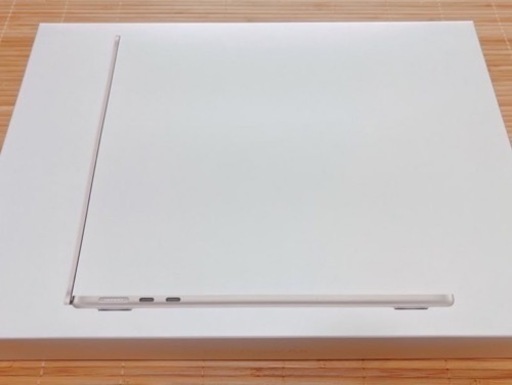 MacBook Air 2022 M2 スターライト 8GB/256GB A2681 本体 美品