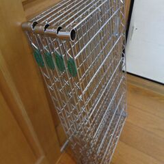 世田谷区近辺配送可能　美品　4点（1点：2,000円）　アイリスオーヤマ　メタルラック　ポール直径約25ｍｍ　幅80cm×奥行45cmの画像