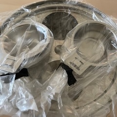 【新品未使用】　ステンレスなべ　クイーンクック　４l シチューパン　仕切板、万能カップ付き　おまけ：ソルトミルの画像