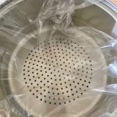 【新品未使用】　ステンレスなべ　クイーンクック　４l シチューパン　仕切板、万能カップ付き　おまけ：ソルトミルの画像