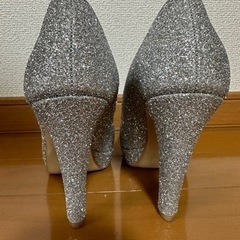 BENIRベニル12㎝　グリッターパンプスの画像