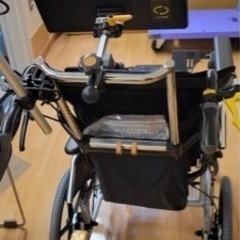 車椅子　マイチルトシリーズの画像