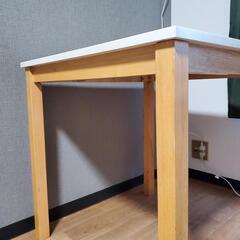 コーナーテーブルの画像