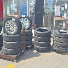 函館・北斗市 エンターテイメント リサイクルショップ 萬屋七重浜店 タイヤ 売り場 - リサイクルショップ