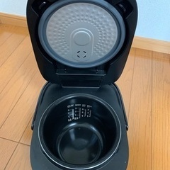 TOSHIBA 3合炊き炊飯器(2021年製)の画像