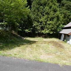 敷地は広々約240坪、オーナーのセルフビルドの小屋も 可愛くて素敵です。プライベートキャンプ場にいかが？ - 不動産売買（マンション/一戸建て）