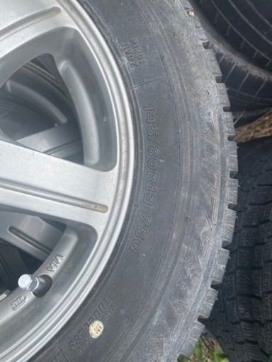 145 80 R13のタイヤ付きアルミ
