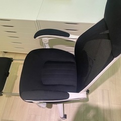 リクライニングチェア、オットマン付きの画像