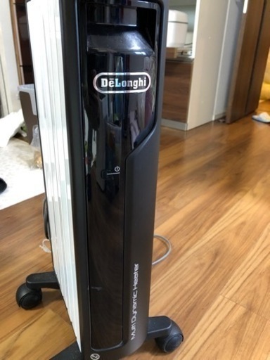 デロンギ DeLonghi MDH09-BK [マルチダイナミックヒーター 6～8畳 ピュアホワイト＋マットブラック]