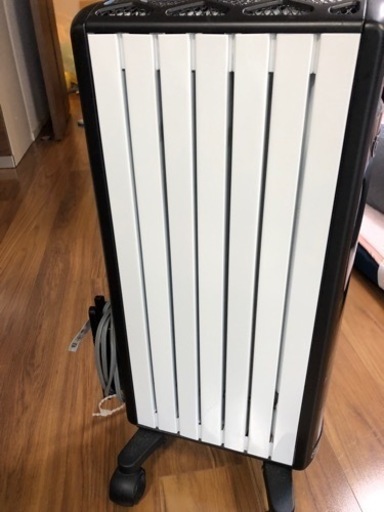 デロンギ DeLonghi MDH09-BK [マルチダイナミックヒーター 6～8畳 ピュアホワイト＋マットブラック]