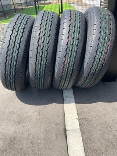 新車外し　ハイエース　夏タイヤ　4本　195/80R15 107/105N LT