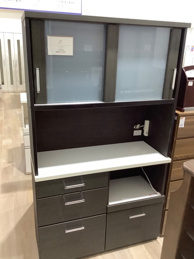 ニトリ 2枚扉カップボード 幅約105cm 高さ約180cm 奥行約40cm　入荷致しました！