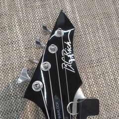 B.C.Rich 変形エレキベース WARLOCKの画像