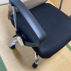 オフィスチェアの画像