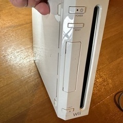 【本日5/13締め切ります！】【金額をご提示下さい！】【引き取り限定】任天堂　Wii ゲーム カセット付き、コントローラ3つ、メモリーカード付きの画像