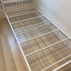 ベッドフレーム　パイプ