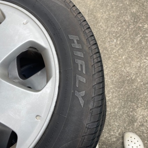 夏タイヤ　4本セット 195/60/R15