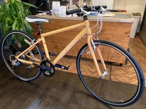 【LOUIS GARNEAU CHASSE前後タイヤ・チューブ新品！】3×8速　700×28cクロスバイク　サーモンオレンジ