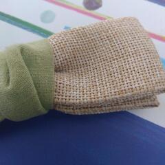 ヘアクリップ2点セット　バレッタ　ヘアアクセ　リボン　ベージュ　グリーン　中古の画像