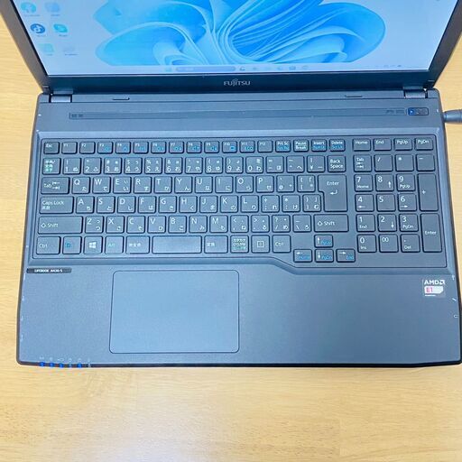 P1【商談中】　Fujitsu　Windows11　AMD E1 メモリ4GB　HDD500GB 15.6インチ　DVDドライブ　webカメラ搭載 初期設定済ですぐに使える♪ P1【商談中】 Fujitsu Windows11 AMD E1 メモリ4GB HDD500GB 15.6