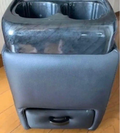 センターコンソールボックス　カラ－/ブラックレザー