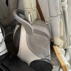 【300円】　掃除機　【普通に使えます】