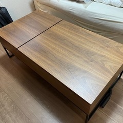 ニトリ　昇降機能付テーブル