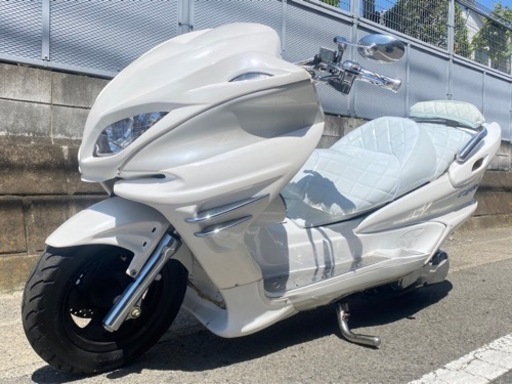 オールホワイトカラー‼︎ 【YAMAHA マジェスティ】スピーカー４発‼︎ カチアゲマフラー‼︎