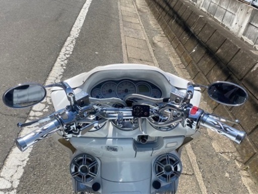 オールホワイトカラー‼︎ 【YAMAHA マジェスティ】スピーカー４発‼︎ カチアゲマフラー‼︎