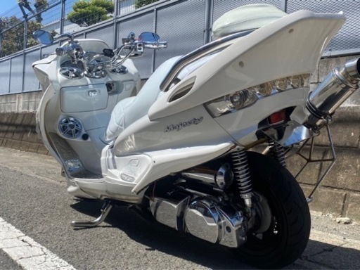 オールホワイトカラー‼︎ 【YAMAHA マジェスティ】スピーカー４発‼︎ カチアゲマフラー‼︎