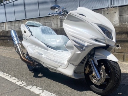 オールホワイトカラー‼︎ 【YAMAHA マジェスティ】スピーカー４発‼︎ カチアゲマフラー‼︎