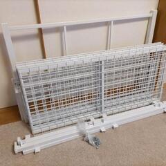 スチールベッドフレームの画像