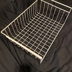 棚にかけられるカゴ　白　収納