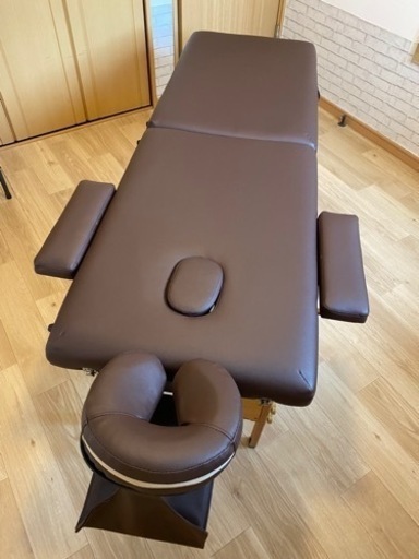 折りたたみ施術ベッド